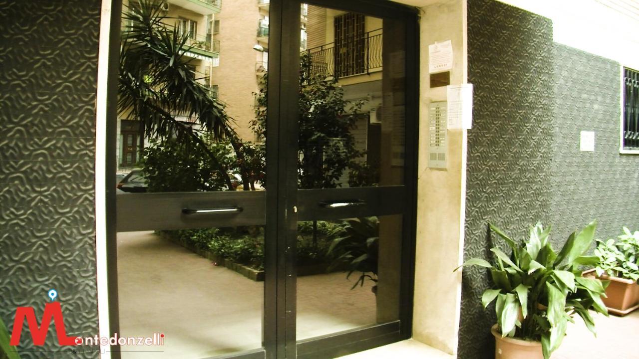 Montedonzelli B&B Napoli Bagian luar foto